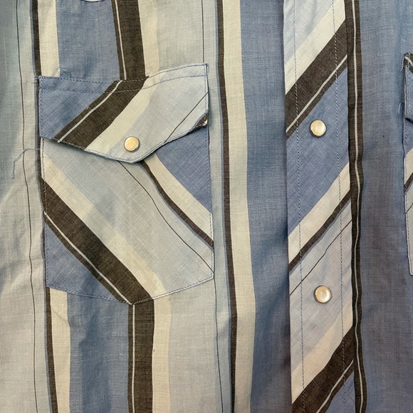 Wrangler Pearl Snap Button Down - Picture 4 of 4